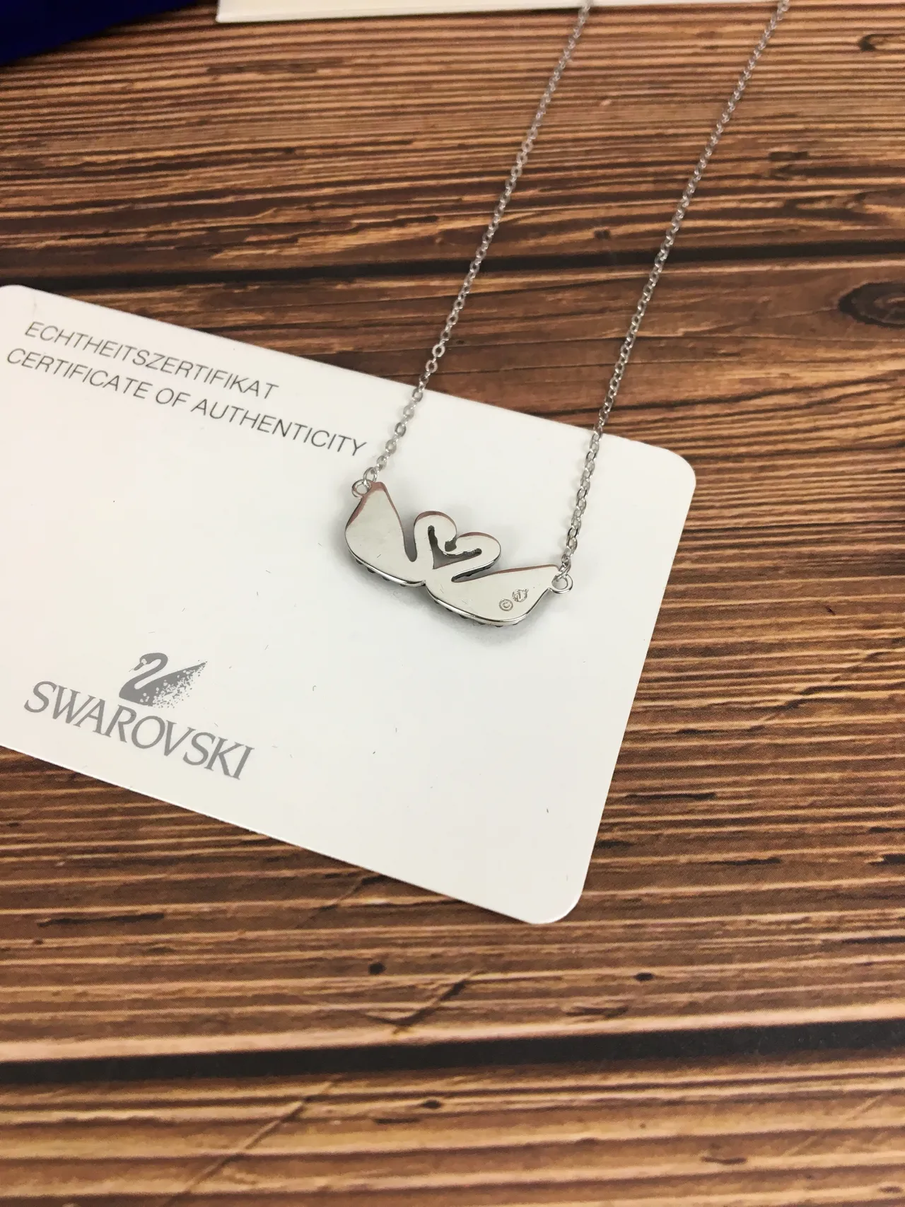 Swarovski Swan collier pendentif cristal Pavé noir 4