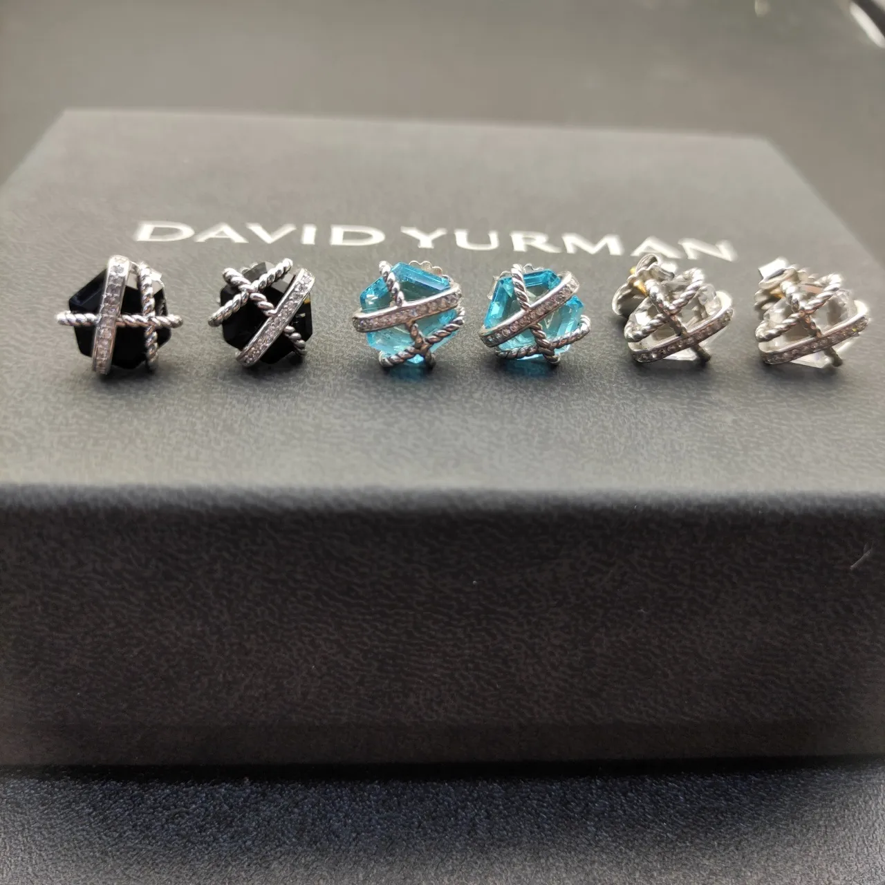 Tiffany & Co. HardWear Brincos com perno de Gema Azul e Diamante 2
