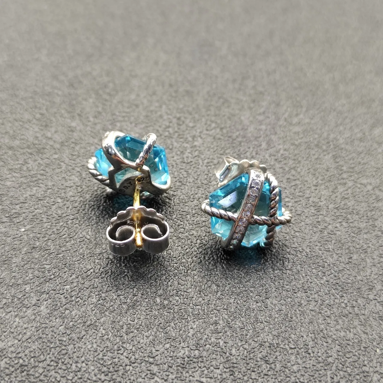 Tiffany & Co. HardWear Brincos com perno de Gema Azul e Diamante 4