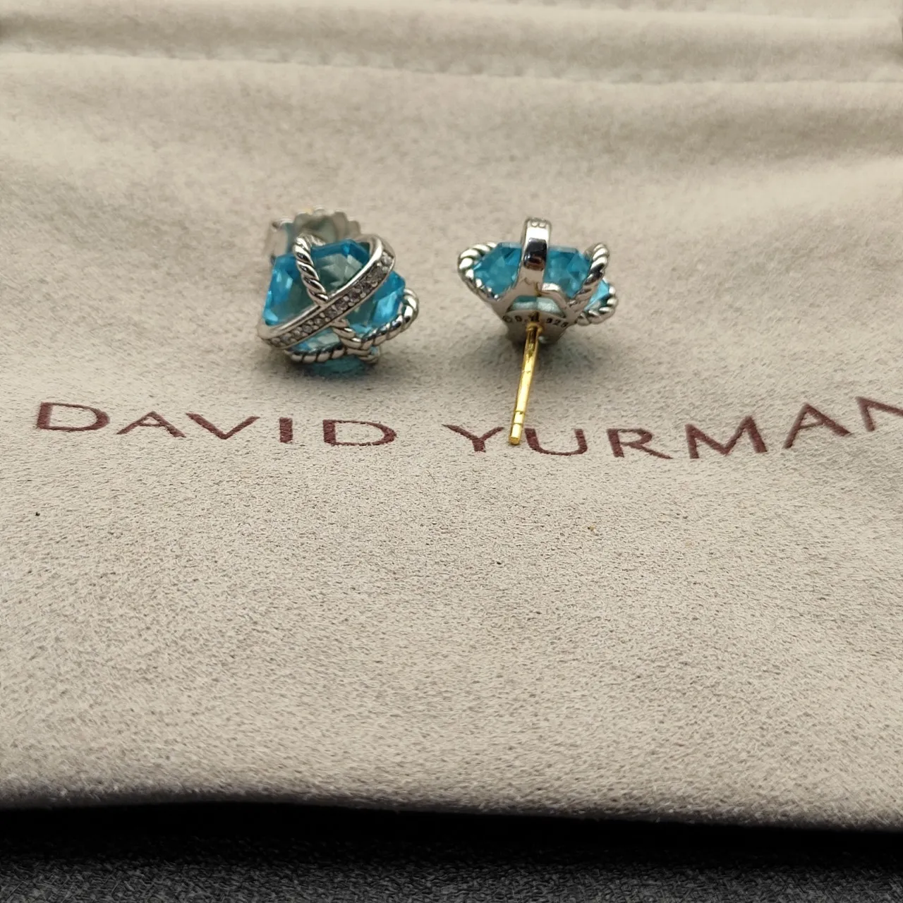 Tiffany & Co. HardWear Brincos com perno de Gema Azul e Diamante 8