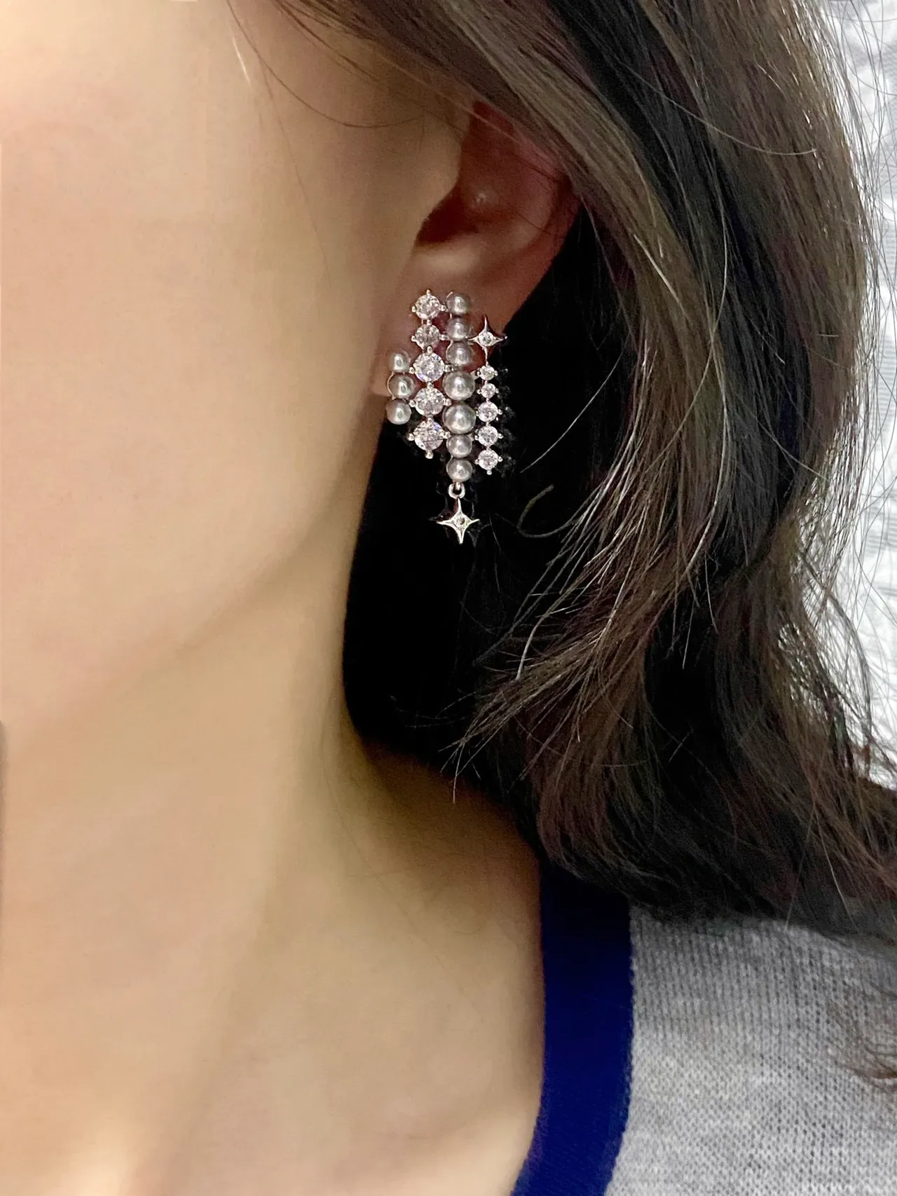 Tiffany & Co. Boucles d'oreilles pendantes en perles et cristaux en cluster d'étoiles 3