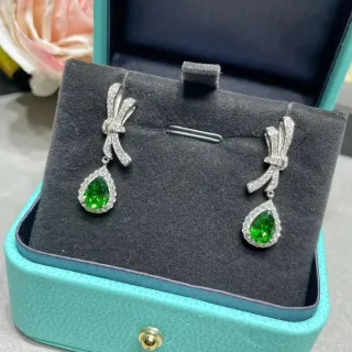 Tiffany & Co. Return to Green Boucles d'oreilles motif nœud argenté larme gemme