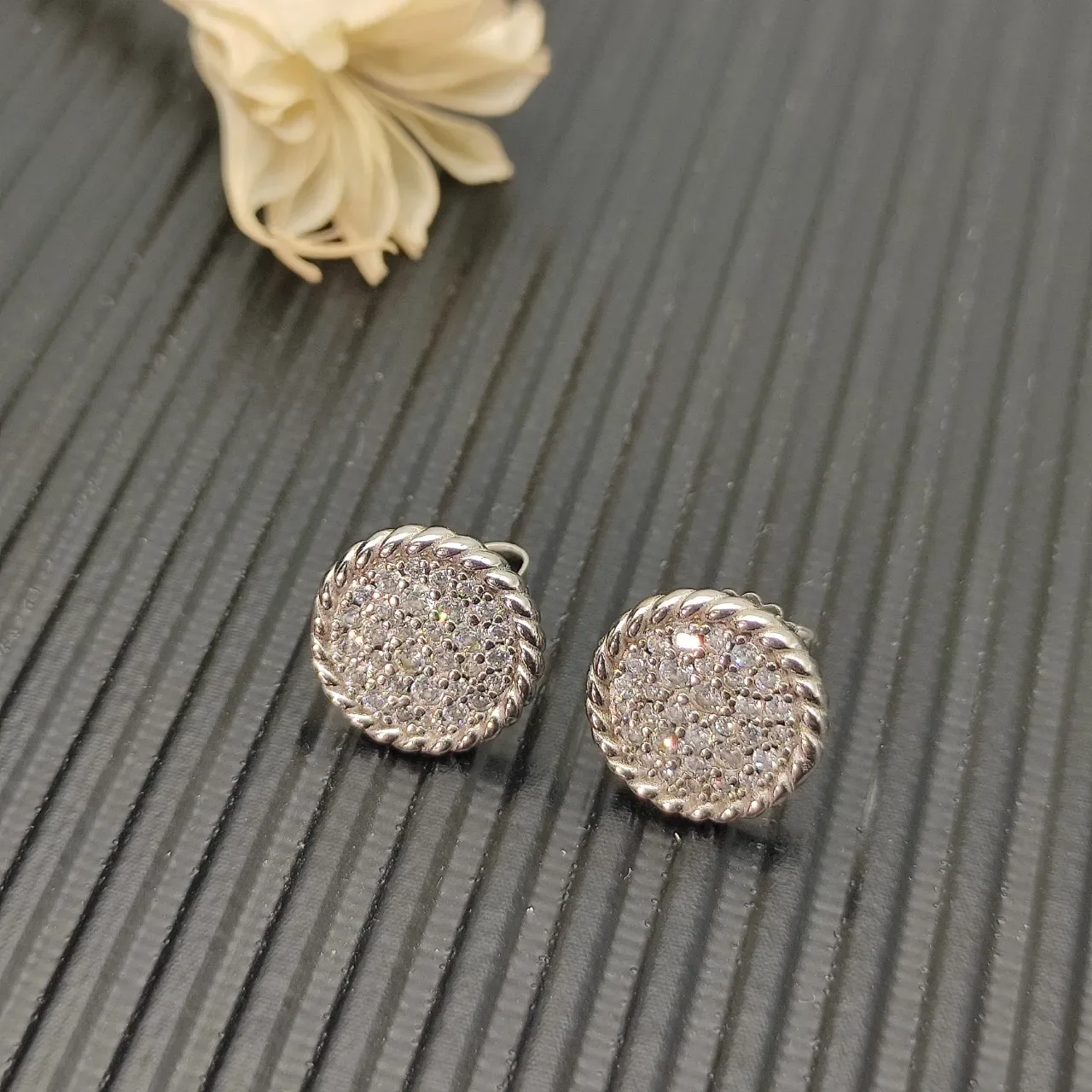Tiffany & Co. Rope Pavé diamantes brincos circulares de perno 3