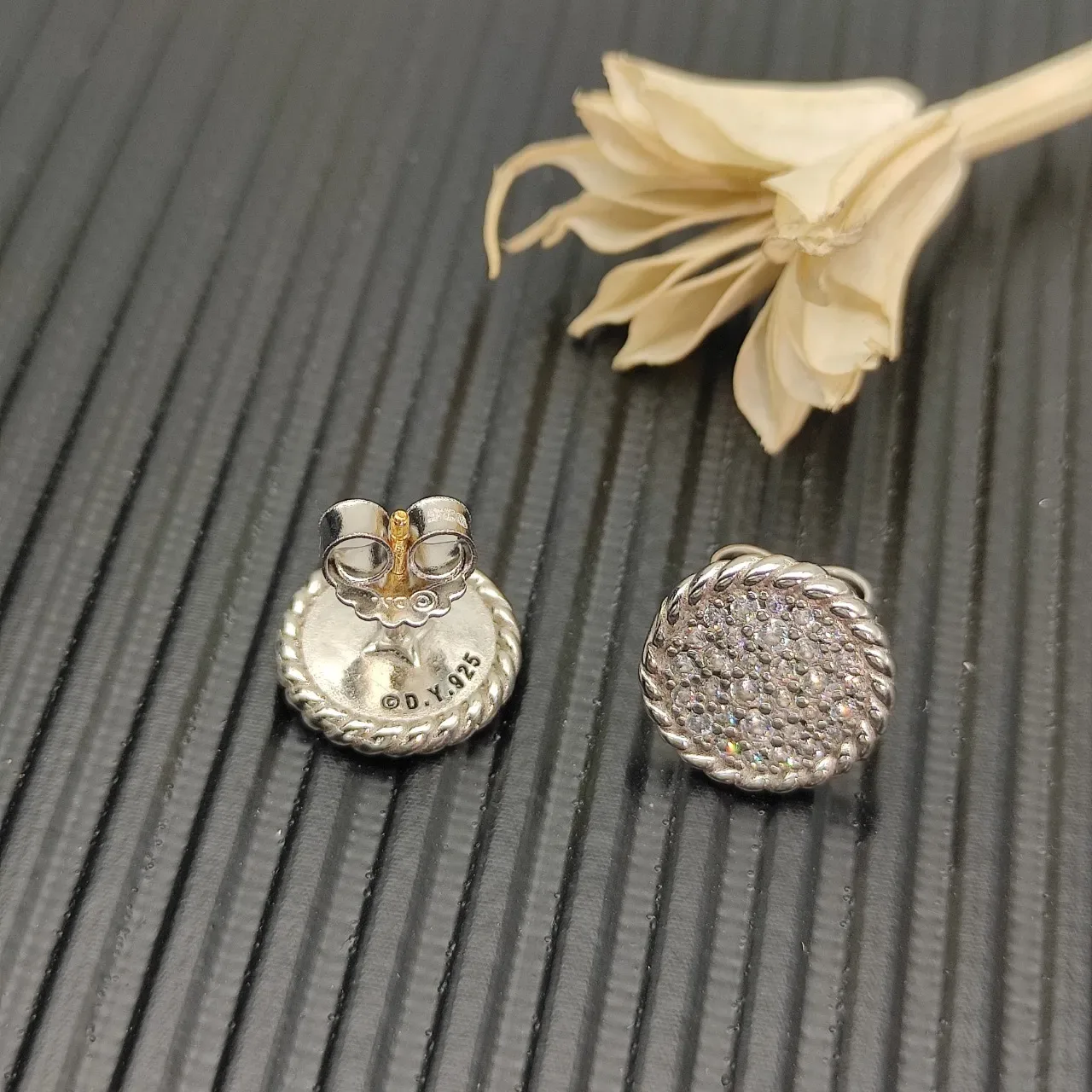 Tiffany & Co. Rope Pavé diamantes brincos circulares de perno 6