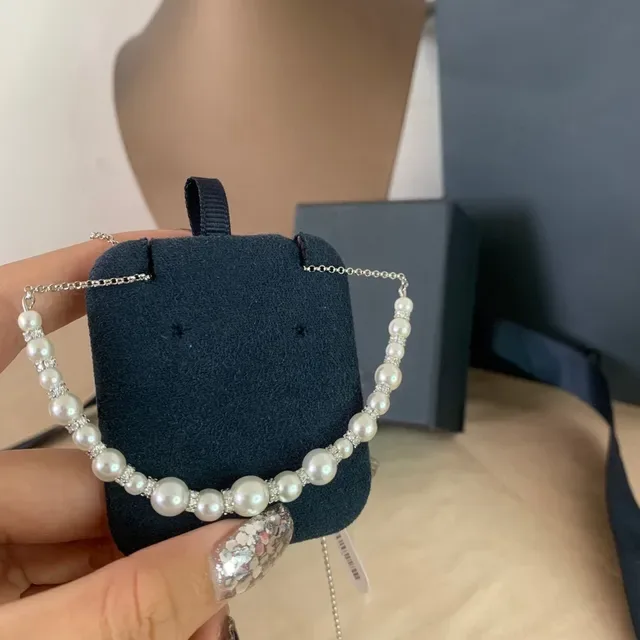 Tiffany & Co. قلادة سلسلة فضية بيضاء رقيقة لؤلؤ وماس متناوبة 3
