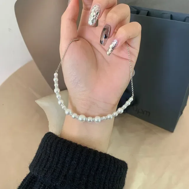 Tiffany & Co. قلادة سلسلة فضية بيضاء رقيقة لؤلؤ وماس متناوبة 4