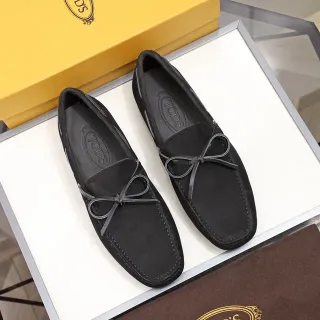 Tod's Mocasin de cuero negro tipo ante con detalle de lazo frontal