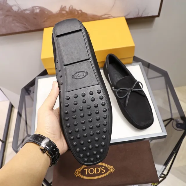 Tod's Mocassin de cuir noir aspect daim avec détail de nœud avant 3