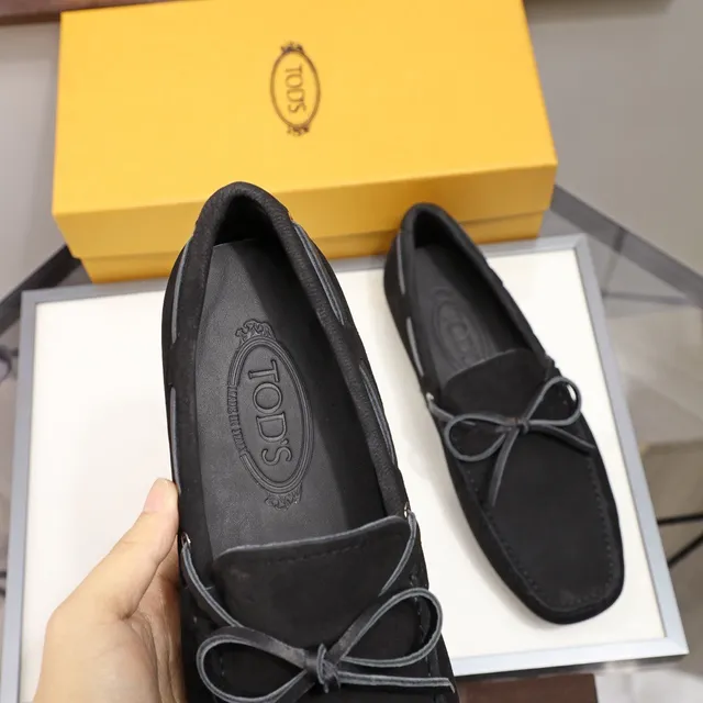 Tod's Mocassin de cuir noir aspect daim avec détail de nœud avant 4