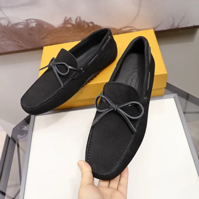 Tod's Mocassin de cuir noir aspect daim avec détail de nœud avant 5