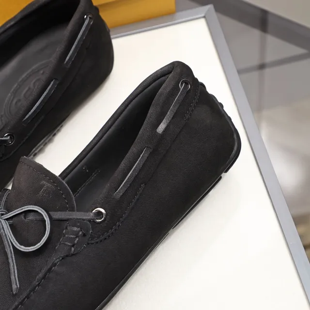 Tod's Mocassin de cuir noir aspect daim avec détail de nœud avant 6