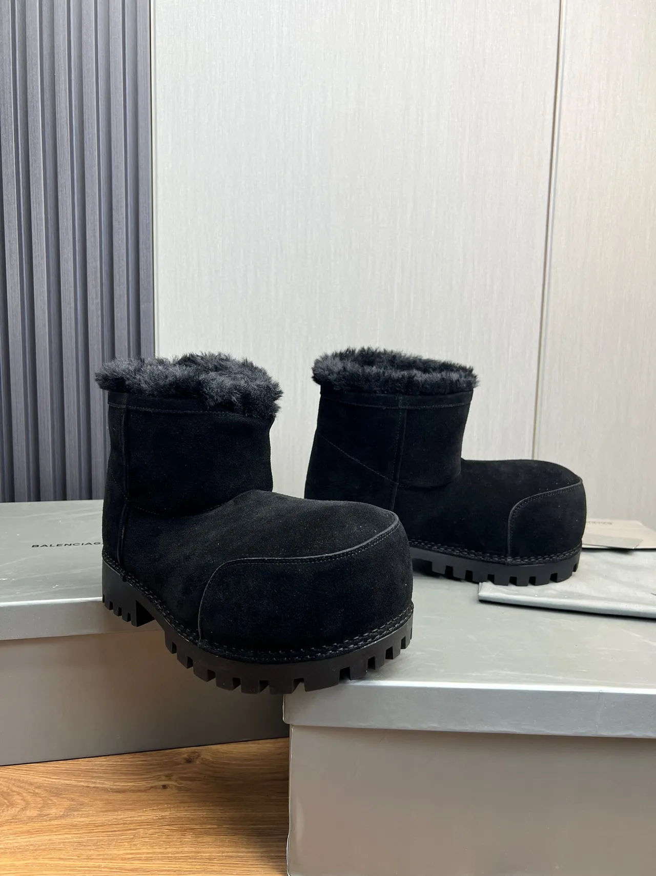 UGG Black Suede Upper Shearling-Lined Cuff Snow Boots 3