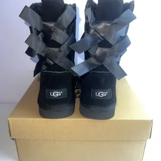 UGG Black Suede Upper Shearling Lining Ankle Boots