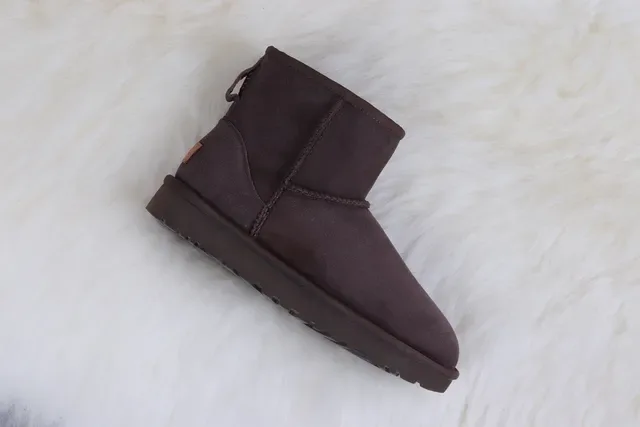 UGG Bottines de Neige Marron Noir Daim Doublé Shearling 2