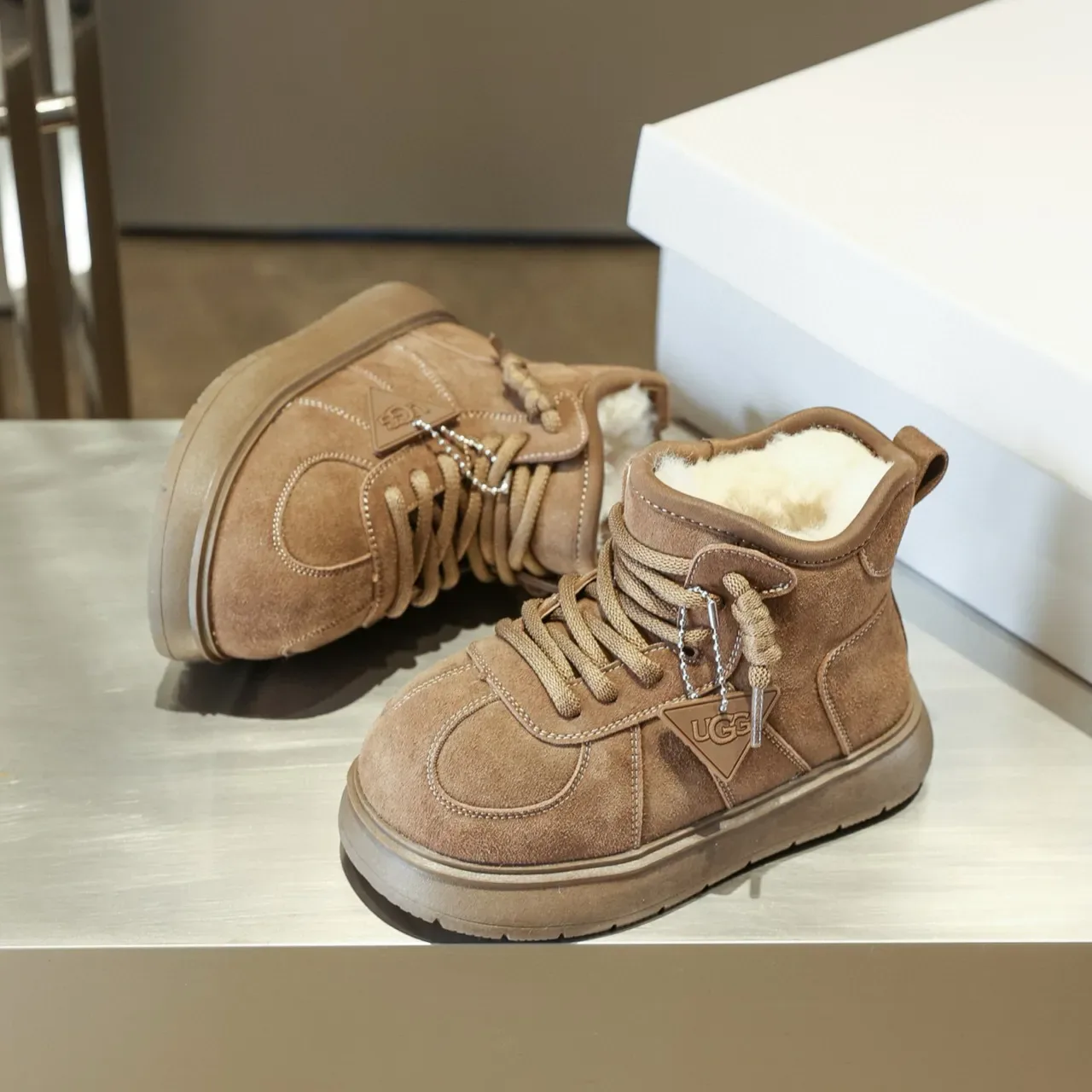 UGG Brown Suede Shearling-Lined Lace-Up Snow Boots 7