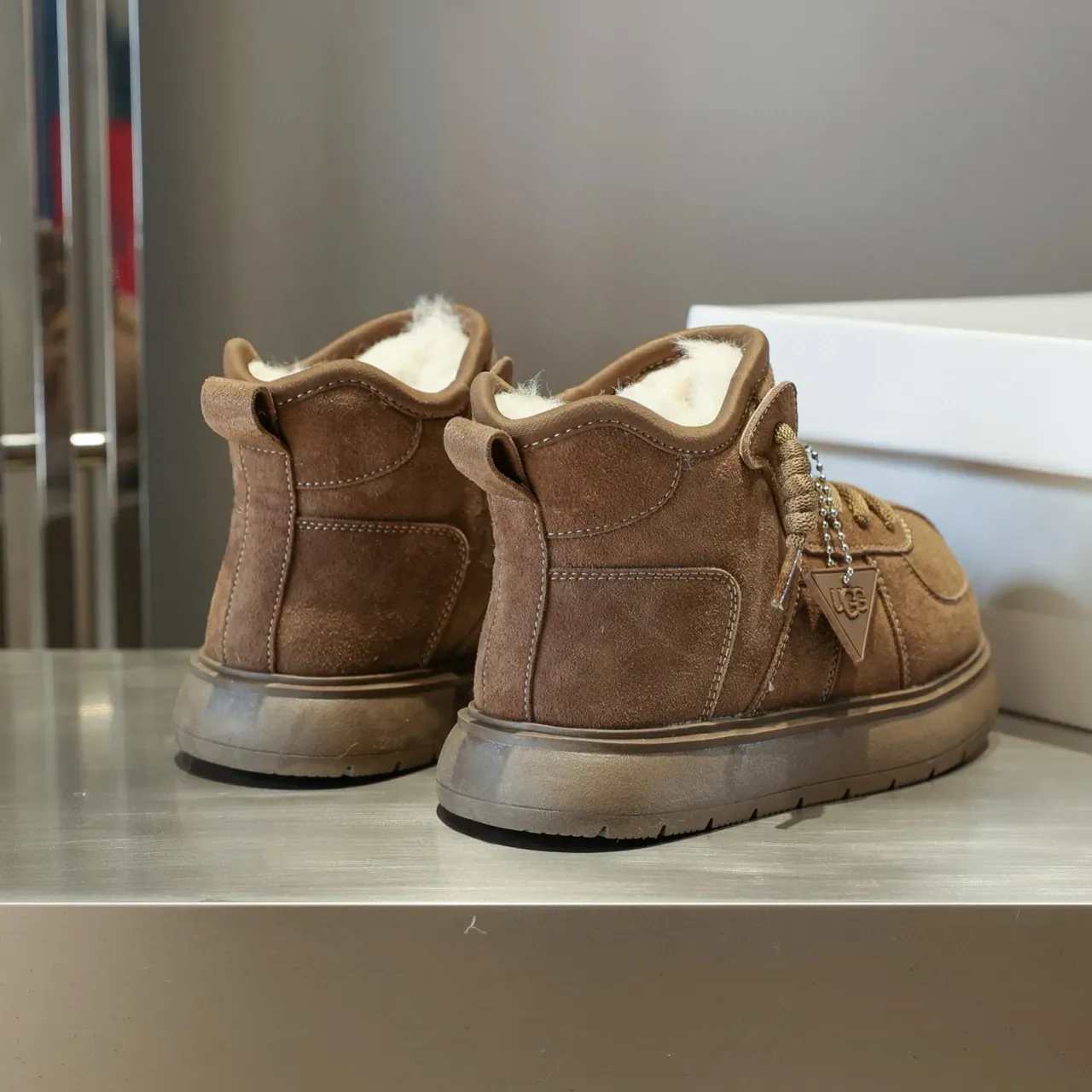 UGG Brown Suede Shearling-Lined Lace-Up Snow Boots 8