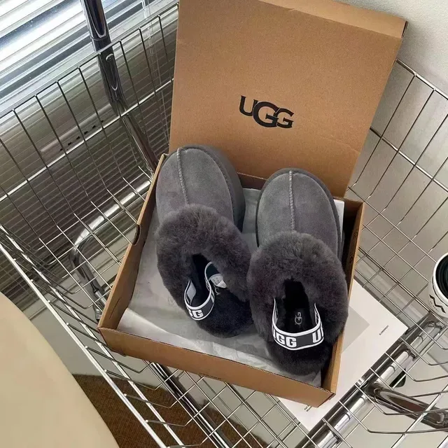 UGG Gray Black Platform Sole Shearling-Trimmed Loafer 8
