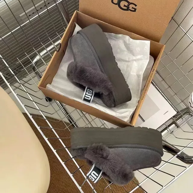 UGG Gray Black Platform Sole Shearling-Trimmed Loafer 9