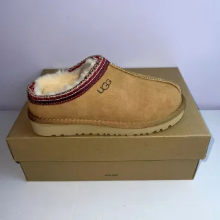 UGG Tasman بيج أحمر سويدي علوي مبطن بشيرلينج أحذية كاجوال