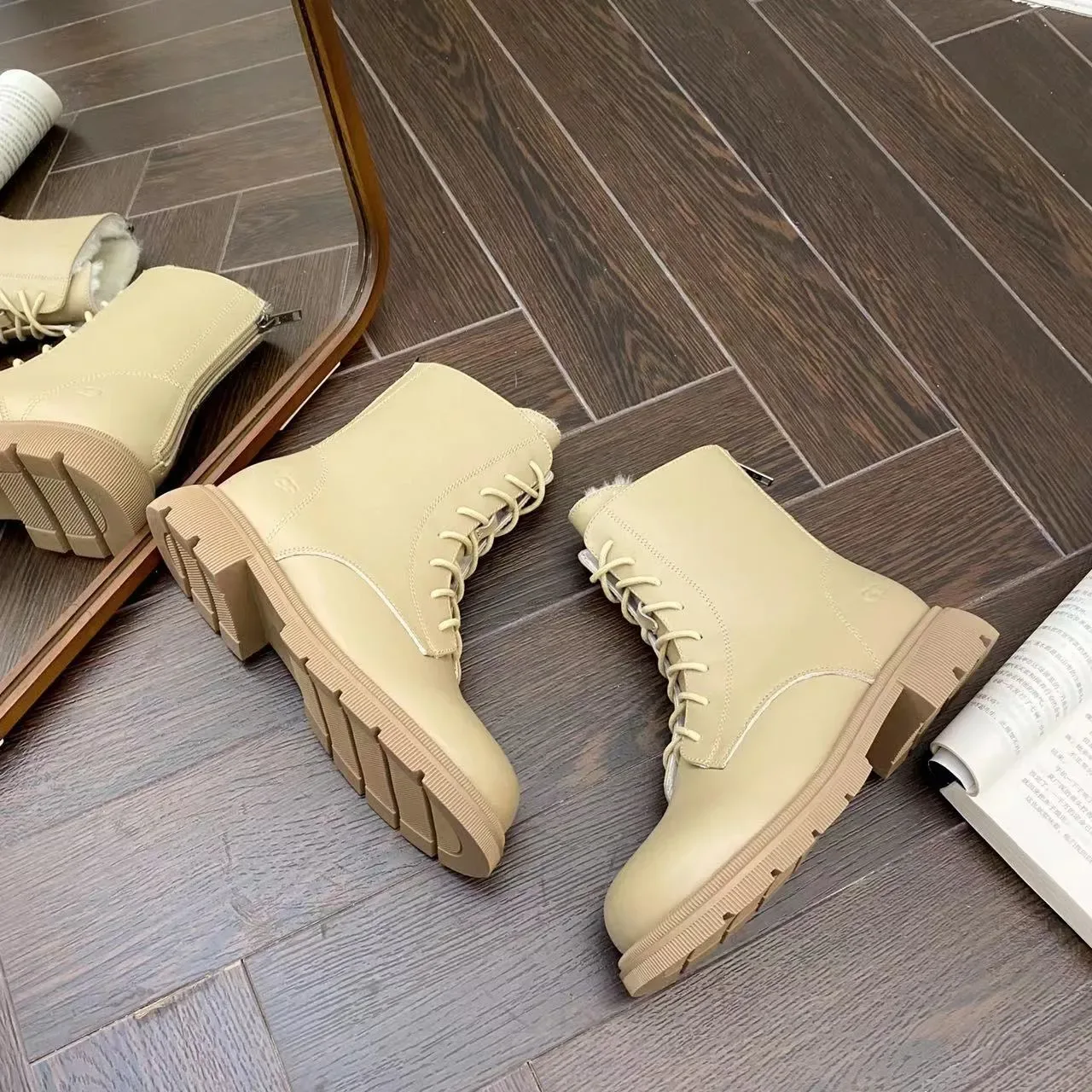 UGG Tasman Beige White 系带羊毛内里踝靴 8