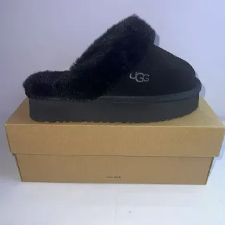 UGG तासमान أحذية منزلية سوداء منصة مبطنة بشيرلينج
