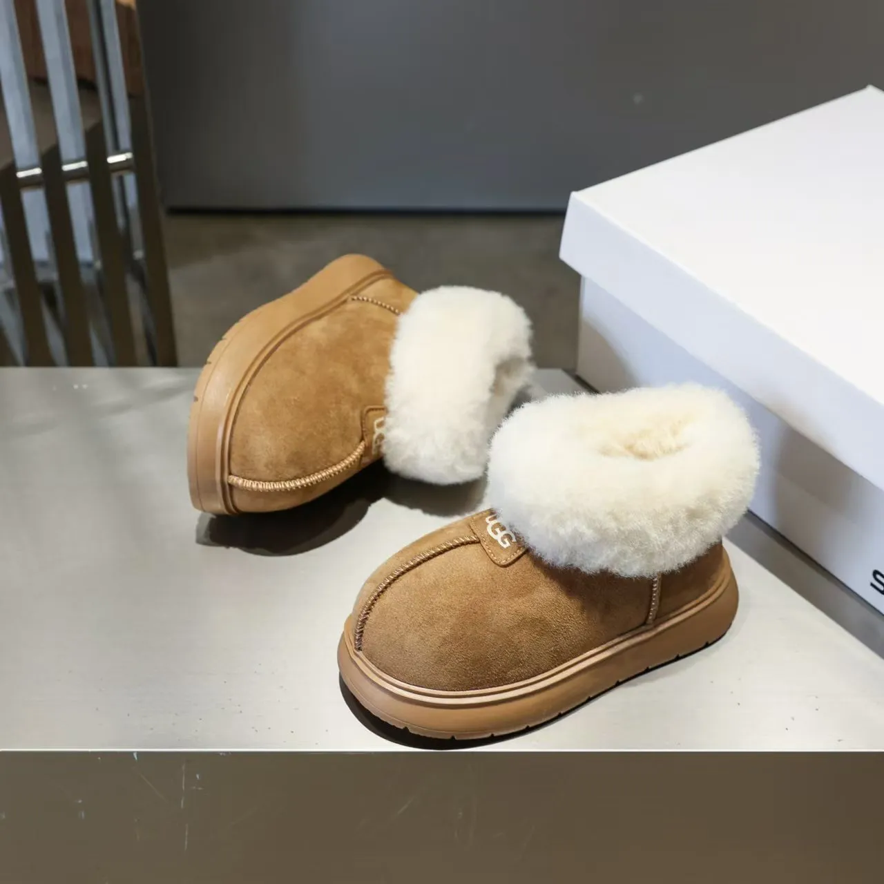 UGG Tasman Brown White Suede Upper Shearling Cuff Snow Boots 8