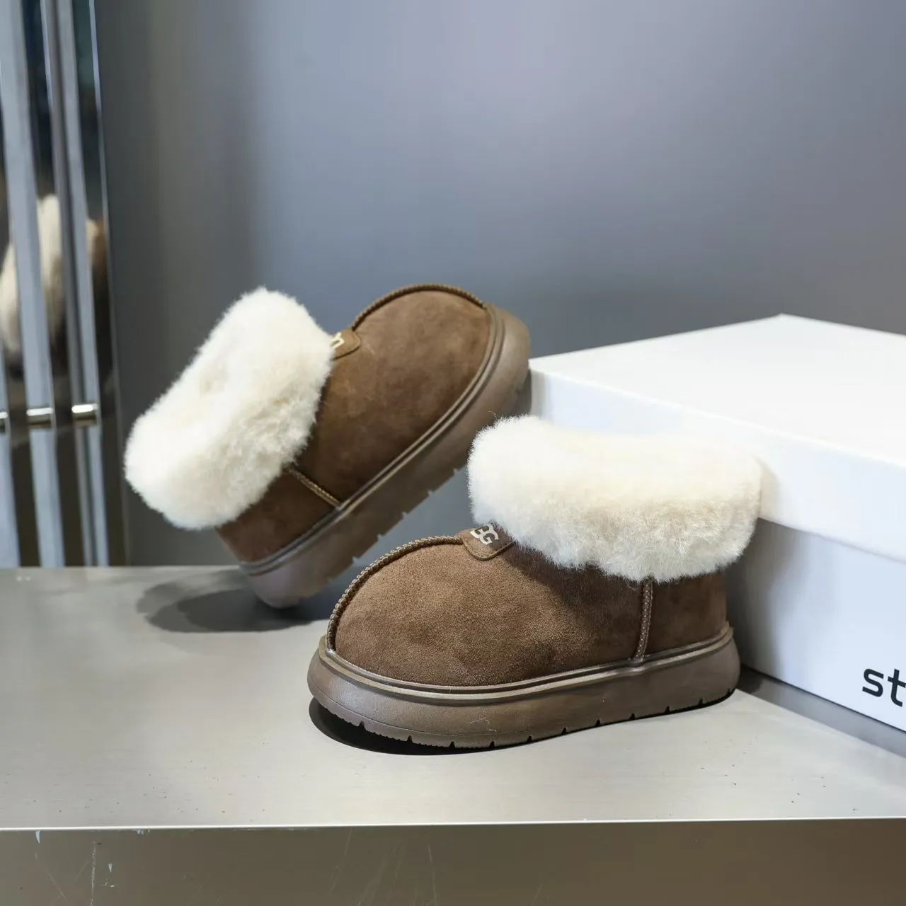 UGG Tasman Brown White Suede Upper Shearling Cuff Snow Boots 13