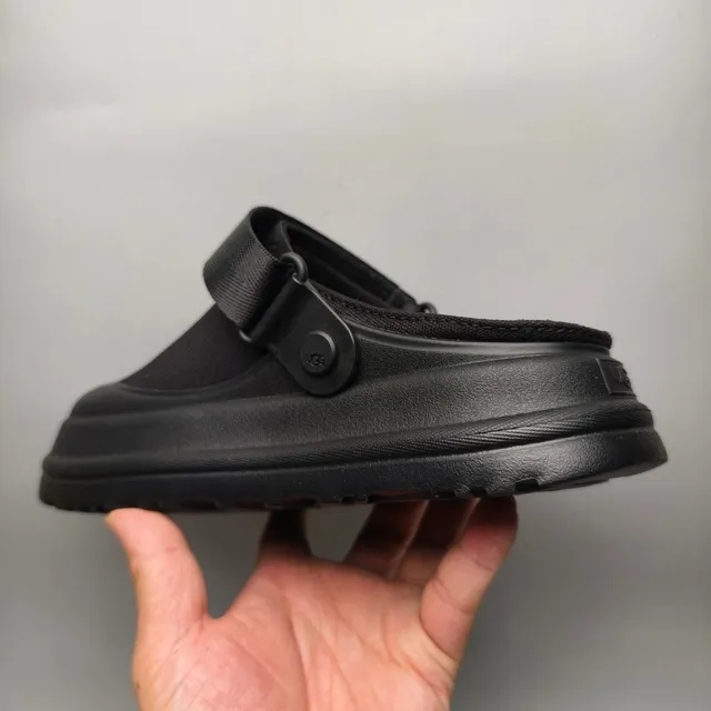 UGG Tasman Clog Zueco de plataforma de tela negra 4