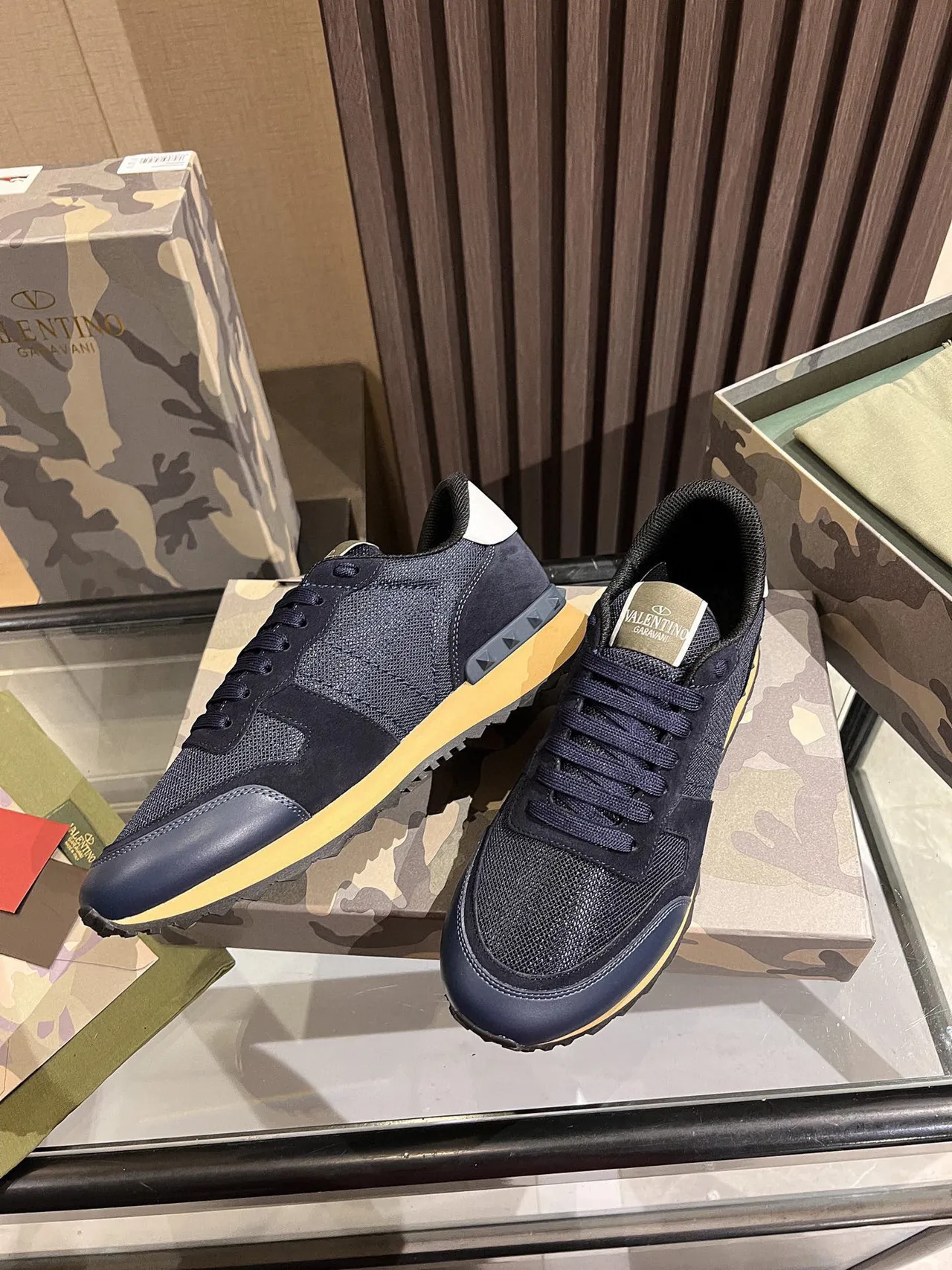 Valentino Navy Beige Mesh-Suede Hybrid Semelle Contrastante Lifestyle Sneakers 6