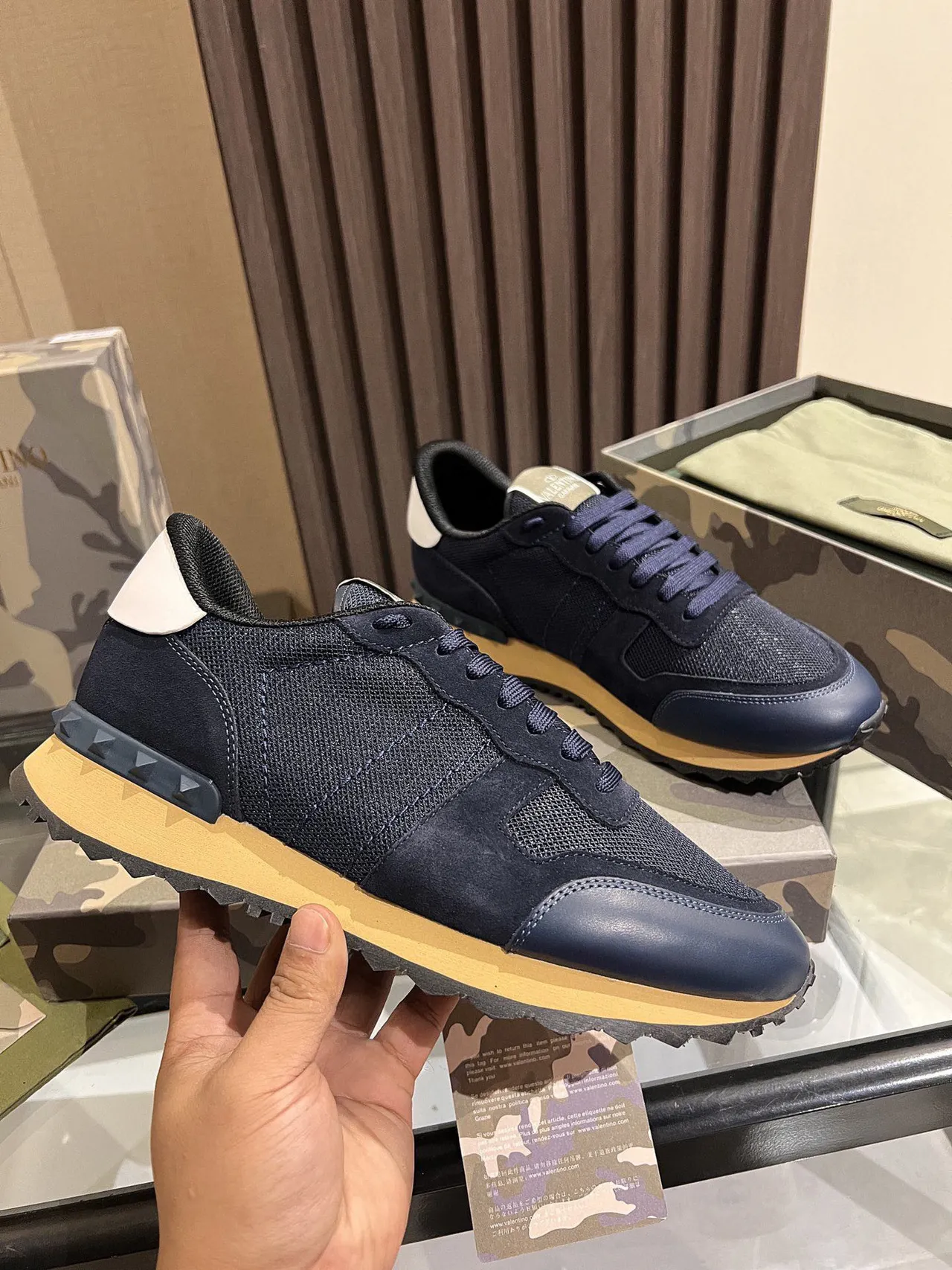 Valentino Navy Beige Mesh-Suede Hybrid Semelle Contrastante Lifestyle Sneakers 8