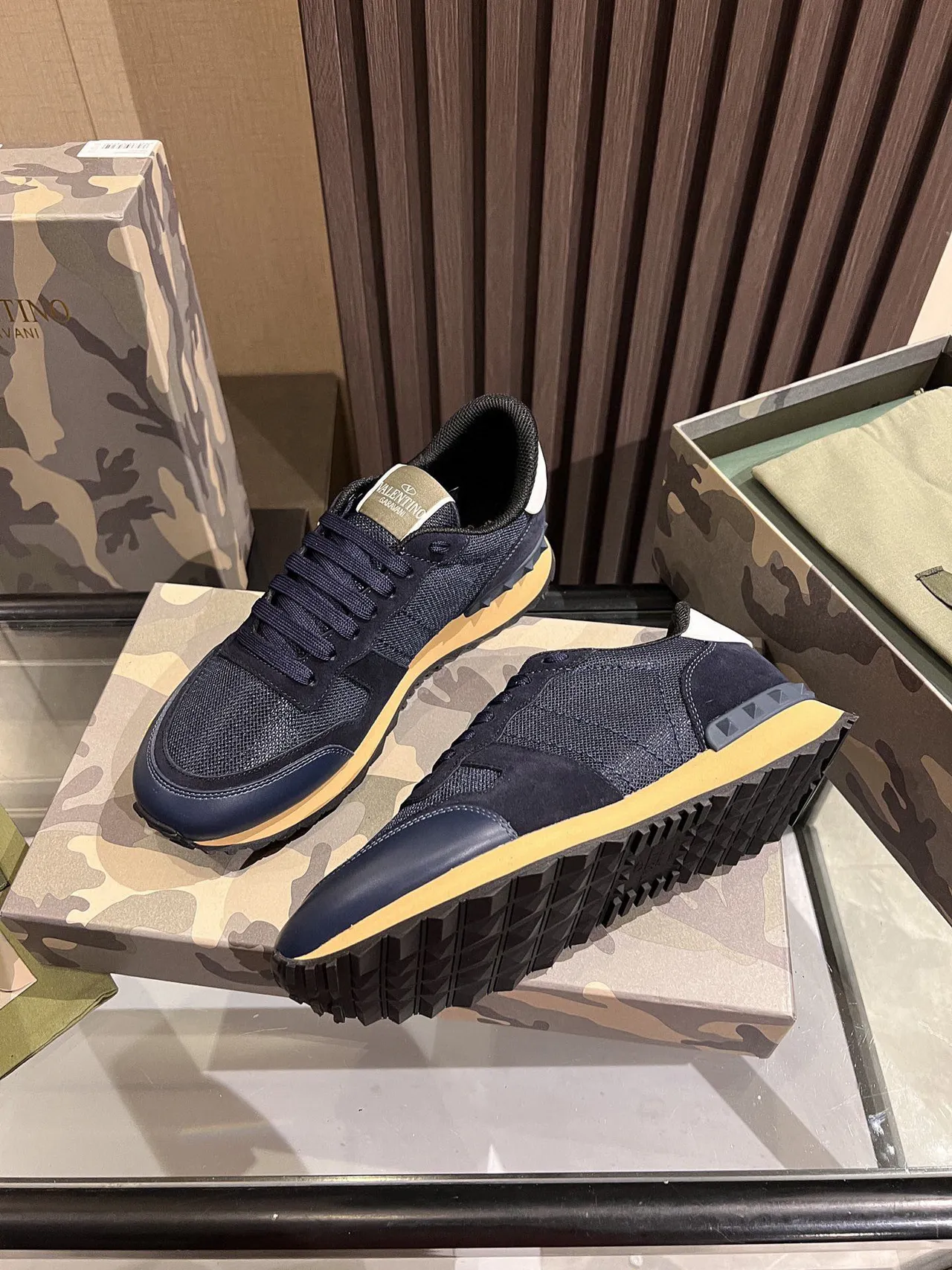 Valentino Navy Beige Mesh-Suede Hybrid Semelle Contrastante Lifestyle Sneakers 9