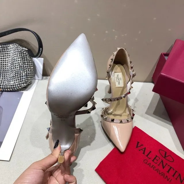 Valentino Rockstud Bege Ouro Couro Patentado T-Strap Stiletto 3