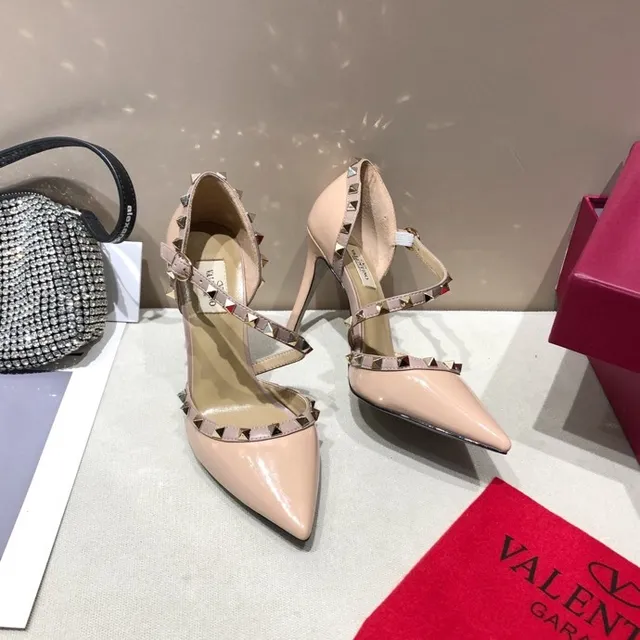 Valentino Rockstud Bege Ouro Couro Patentado T-Strap Stiletto 4