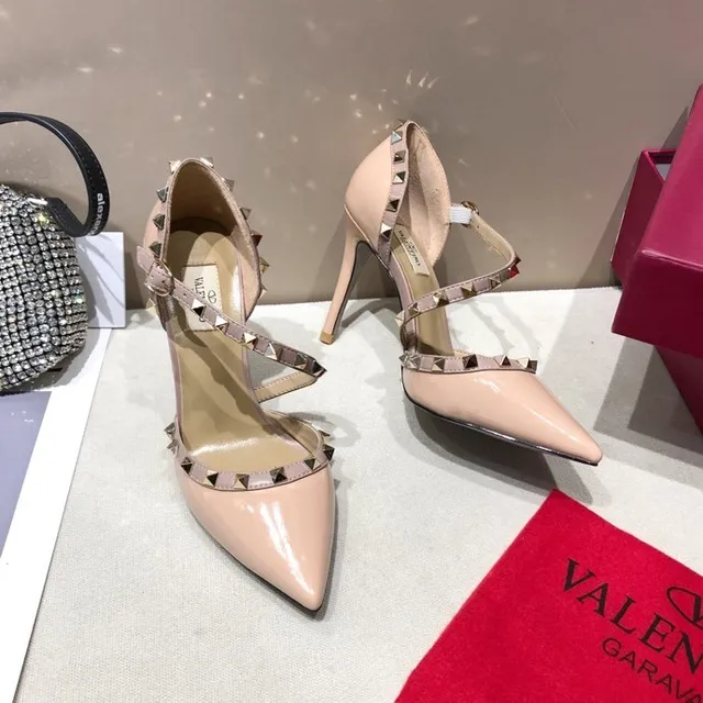 Valentino Rockstud Bege Ouro Couro Patentado T-Strap Stiletto 5