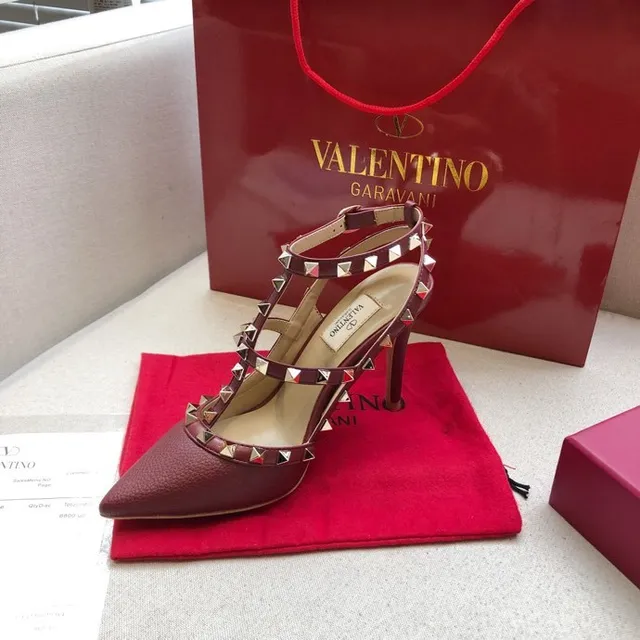 Valentino Rockstud bordeaux tachonado de ponta saltos de agulha 4