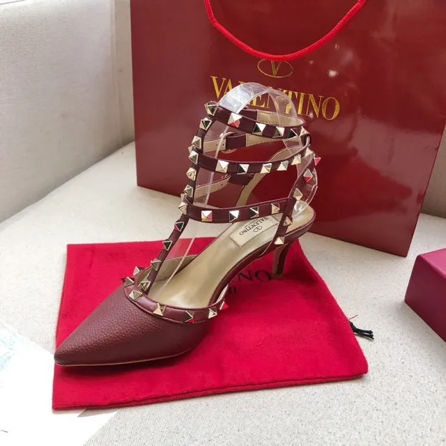 Valentino Rockstud bordeaux tachonado de ponta saltos de agulha 7