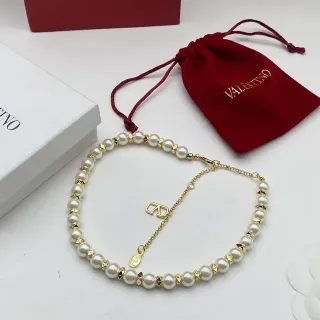Valentino Rockstud Pearl and Gold-Tone Stud Choker Necklace