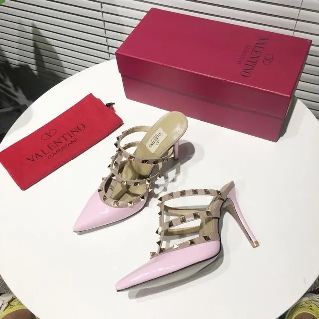 Valentino Rockstud كعب عالي وردي جلد لامع مدببة حزام T 7