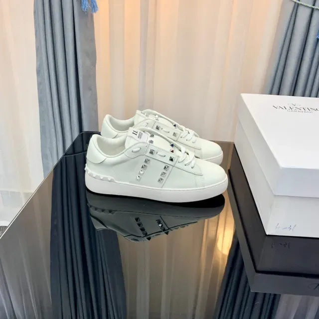 Valentino Rockstud Studded White Lifestyle Sneakers 7