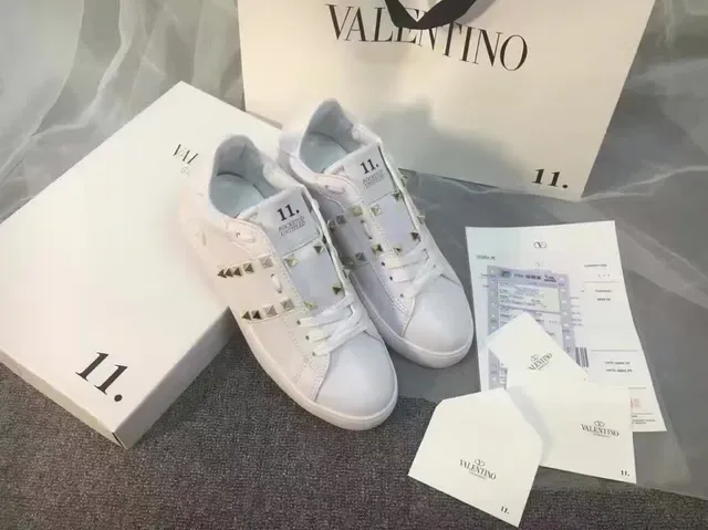 Valentino Rockstud White Leather Pyramid Stud Lifestyle Sneakers 2