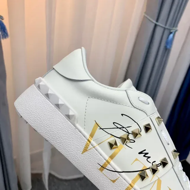 Sneakers Valentino Rockstud Blanc à Clous VLTN Graphique Lifestyle 3