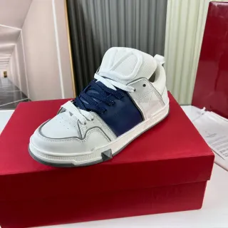 Valentino VLogo Spike أحذية رياضية عالية للأسلوب الحياتي