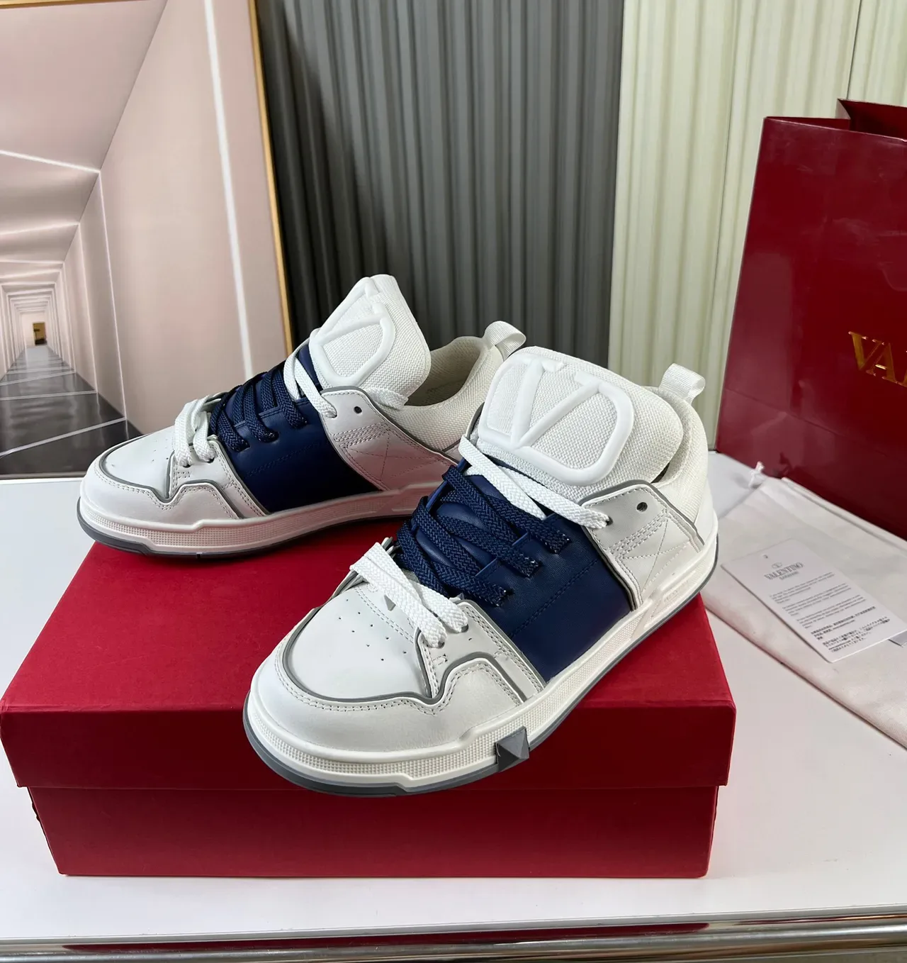Valentino VLogo Spike Baskets Lifestyle Hautes 8