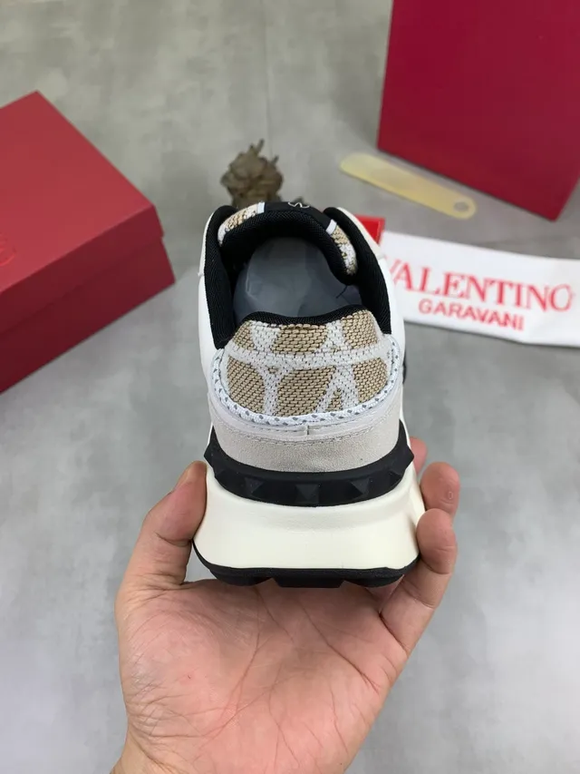 Valentino VLTN Runner beige blanc noir sneakers lifestyle 3