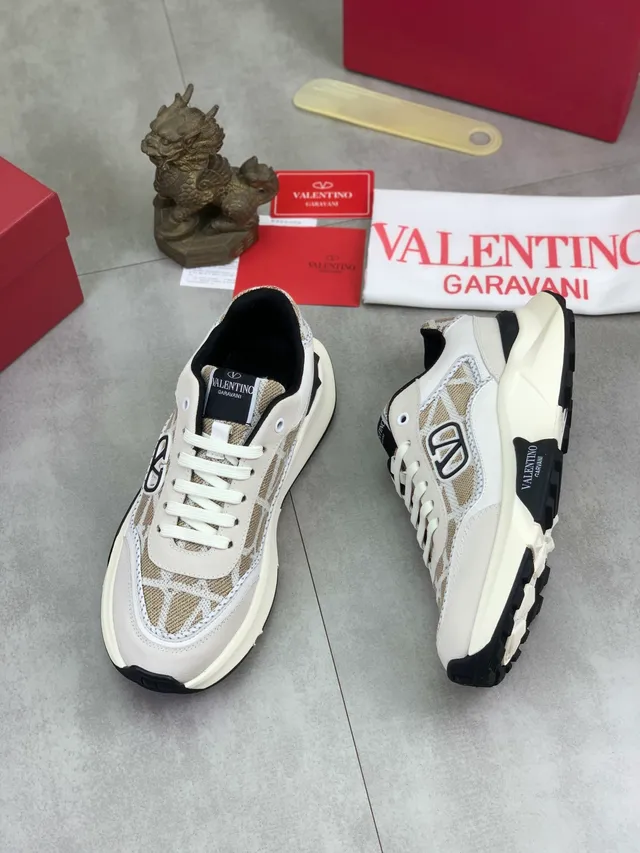 Valentino VLTN Runner beige blanc noir sneakers lifestyle 5