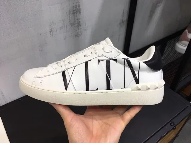 Valentino VLTN blancs Logo-Print Slip-On Lifestyle Sneakers 4