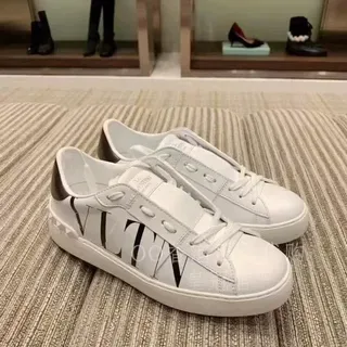 Valentino VLTN blancs Logo-Print Slip-On Lifestyle Sneakers 5