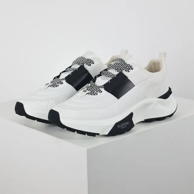 Valentino sneakers chunky semelle blanche et noire upper en maille 2