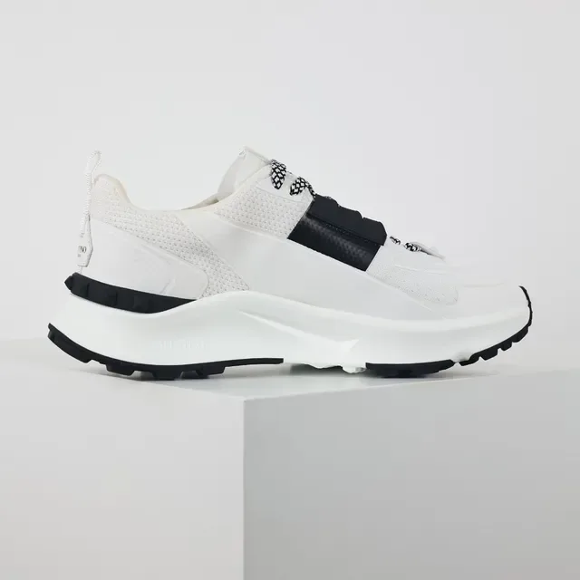 Valentino sneakers chunky semelle blanche et noire upper en maille 7
