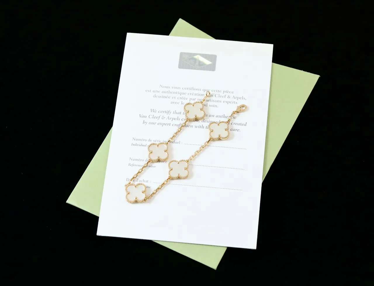 Van Cleef & Arpels Alhambra পাঁচ মোটিফ সাদা মাদার অফ পার্ল সোনা ব্রেসলেট 7